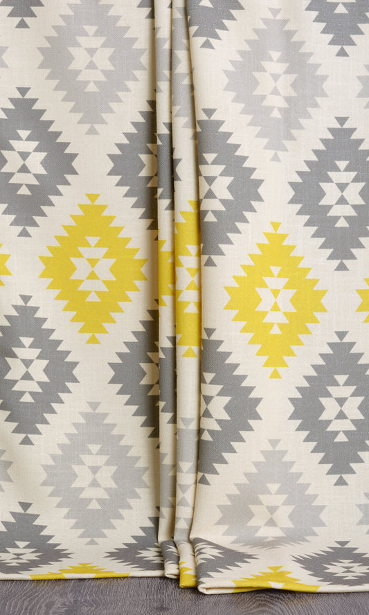 Check Patterned Shades (Gray/ Gray/ Yellow/ White)